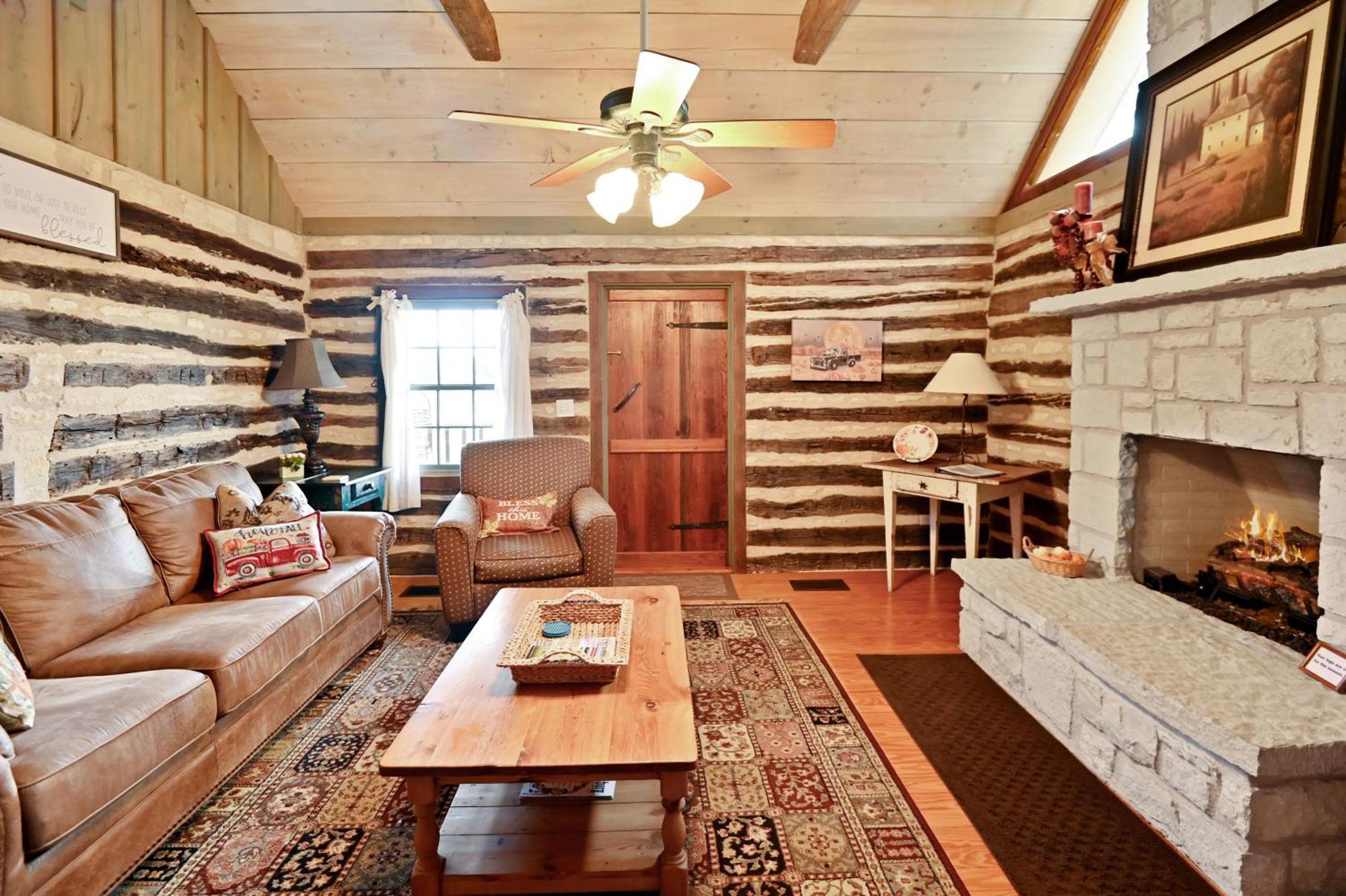 Cabins On Knopp School-Chula Vista Cabin Fredericksburg Eksteriør bilde